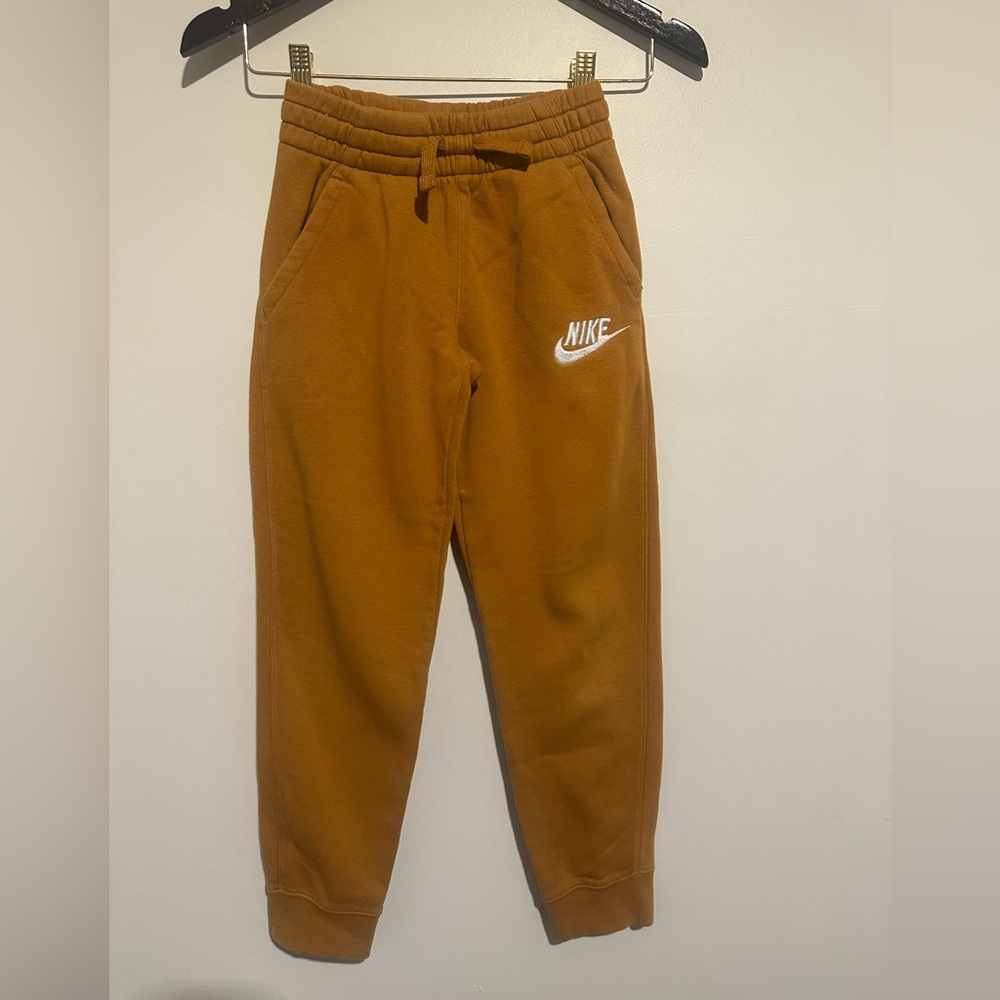 Nike Kids Brown Jogger Sweatpants with White Logo